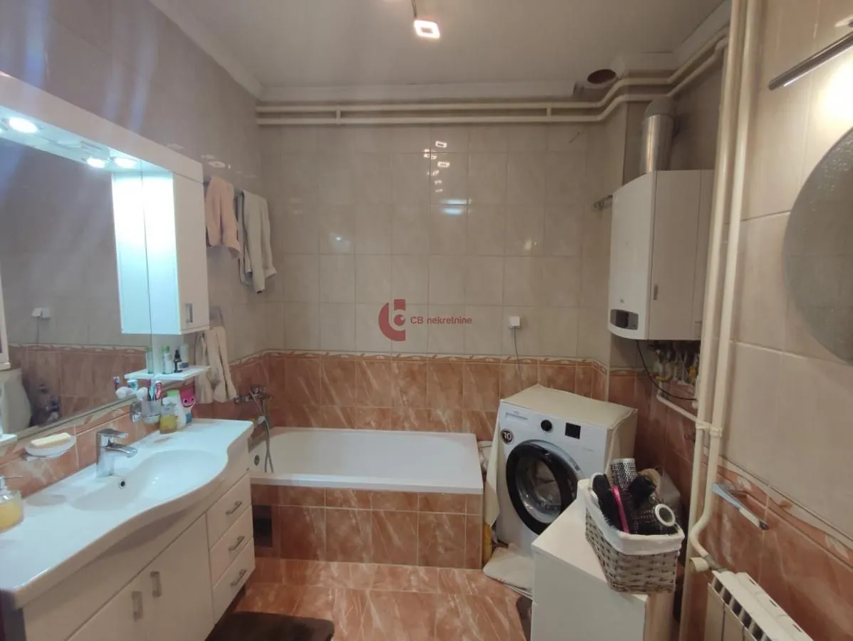 Prodaja, kuća, 268m², Kertvaroš, Subotica