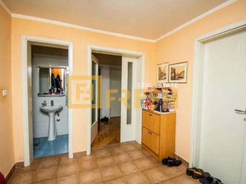 Prodaja, trosoban stan, 121m², Preko Morače, Podgorica - image 13