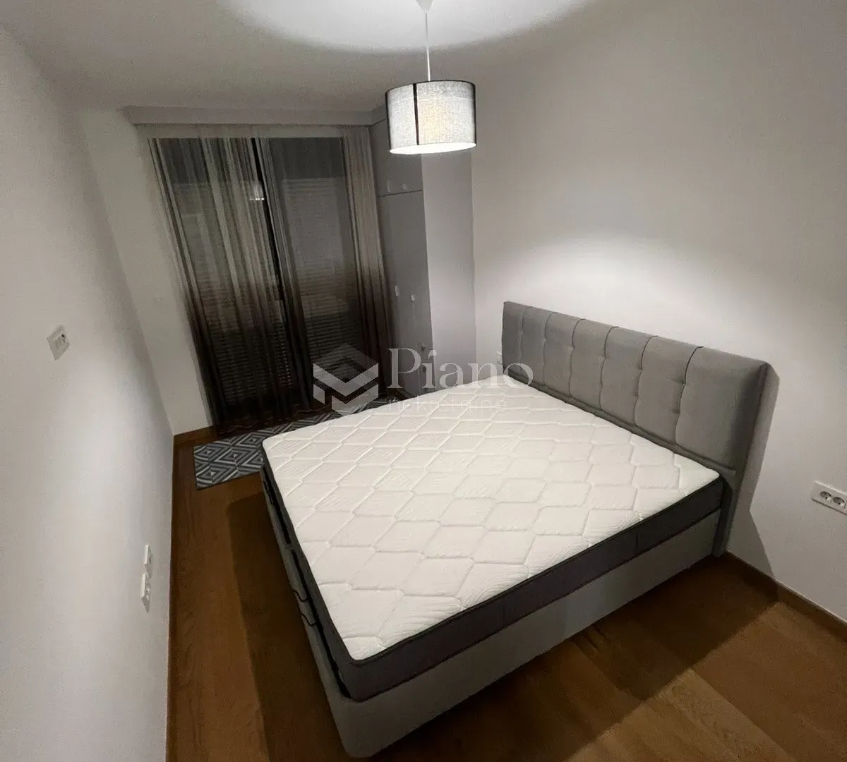 Izdavanje, jednosoban stan, 42m², Tološka šuma, Podgorica