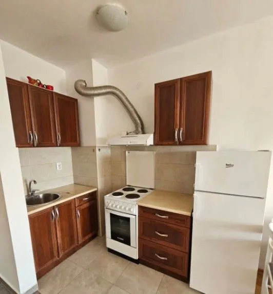 Izdavanje, jednosoban stan, 42m², Tuški Put, Podgorica