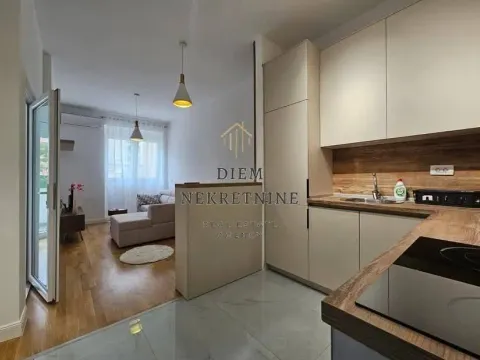 Izdavanje, jednosoban stan, 38m², Centar, Bar - image 12