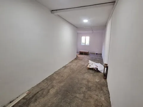 Rent, office space, 110m², Stari Aerodrom, Podgorica - image 14