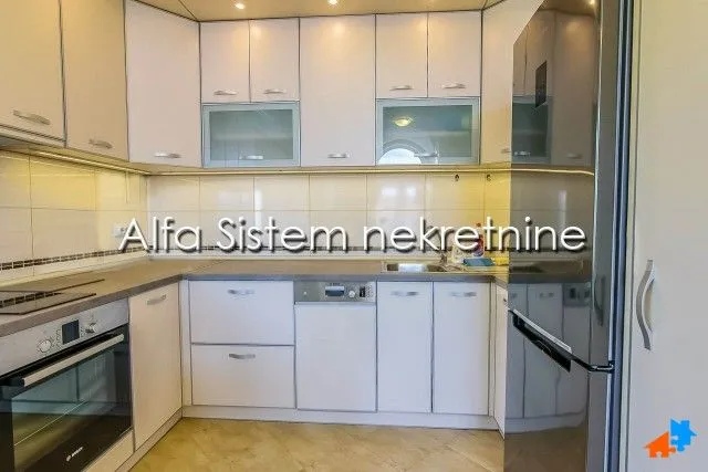 Izdavanje, stan, 44m², Vračar Sve Podlokacije, Beograd