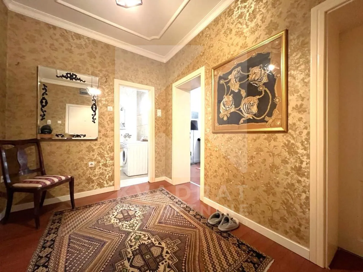 Izdavanje, jednosoban stan, 50m², Centar, Podgorica