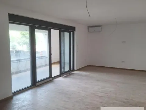 Prodaja, trosoban stan, 93m², Banja Vrdnik, Irig - image 2