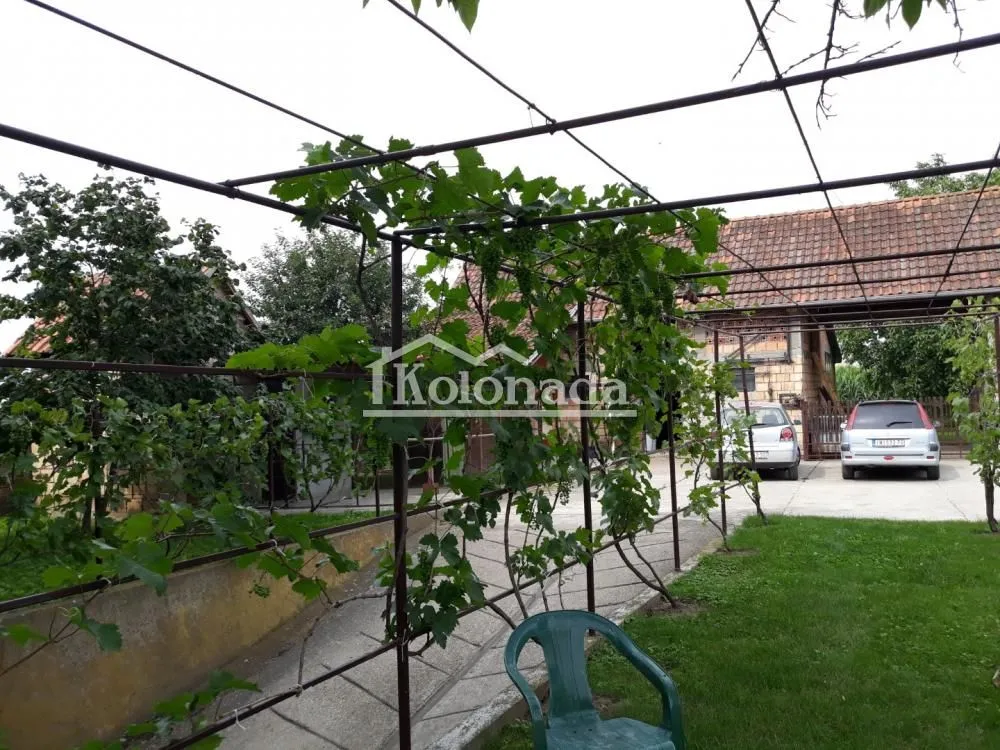 Sale, house, 377m², Centar, Inđija