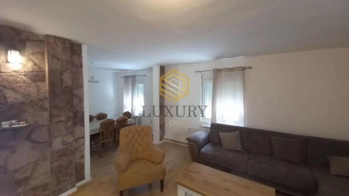 Rent, house, 200m², Tološi, Podgorica
