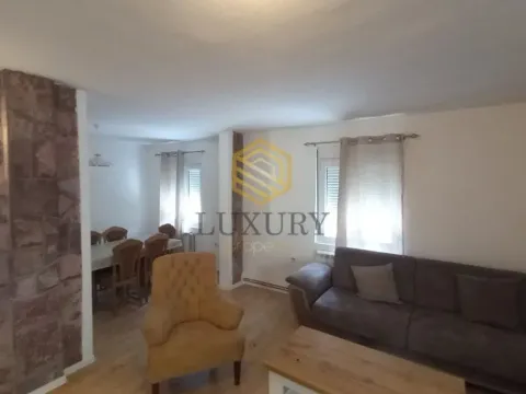 Izdavanje, kuća, 200m², Tološi, Podgorica - image 6