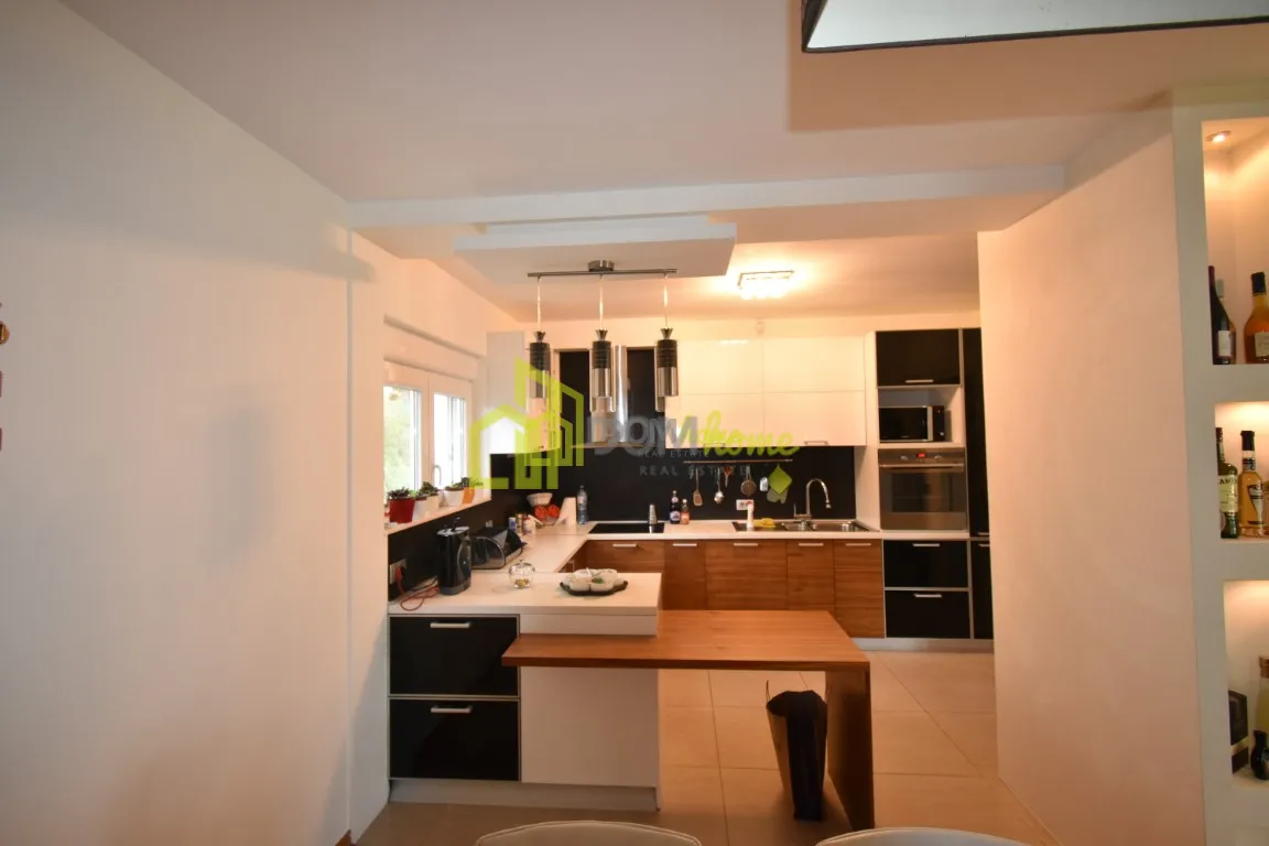 Prodaja, kuća, 212m², Donji Kokoti, Podgorica