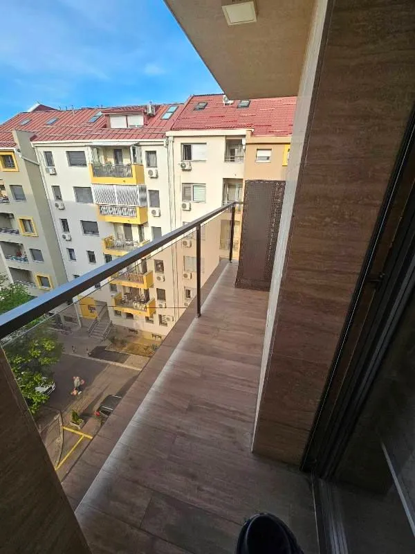 Izdavanje, četvorosoban stan, 111m², Vračar Centar, Vračar Sve Podlokacije