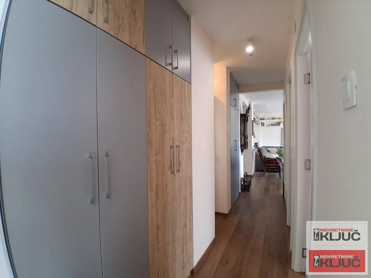 Prodaja, trosoban stan, 76m², Socijalno, Novi Sad Sve Podlokacije