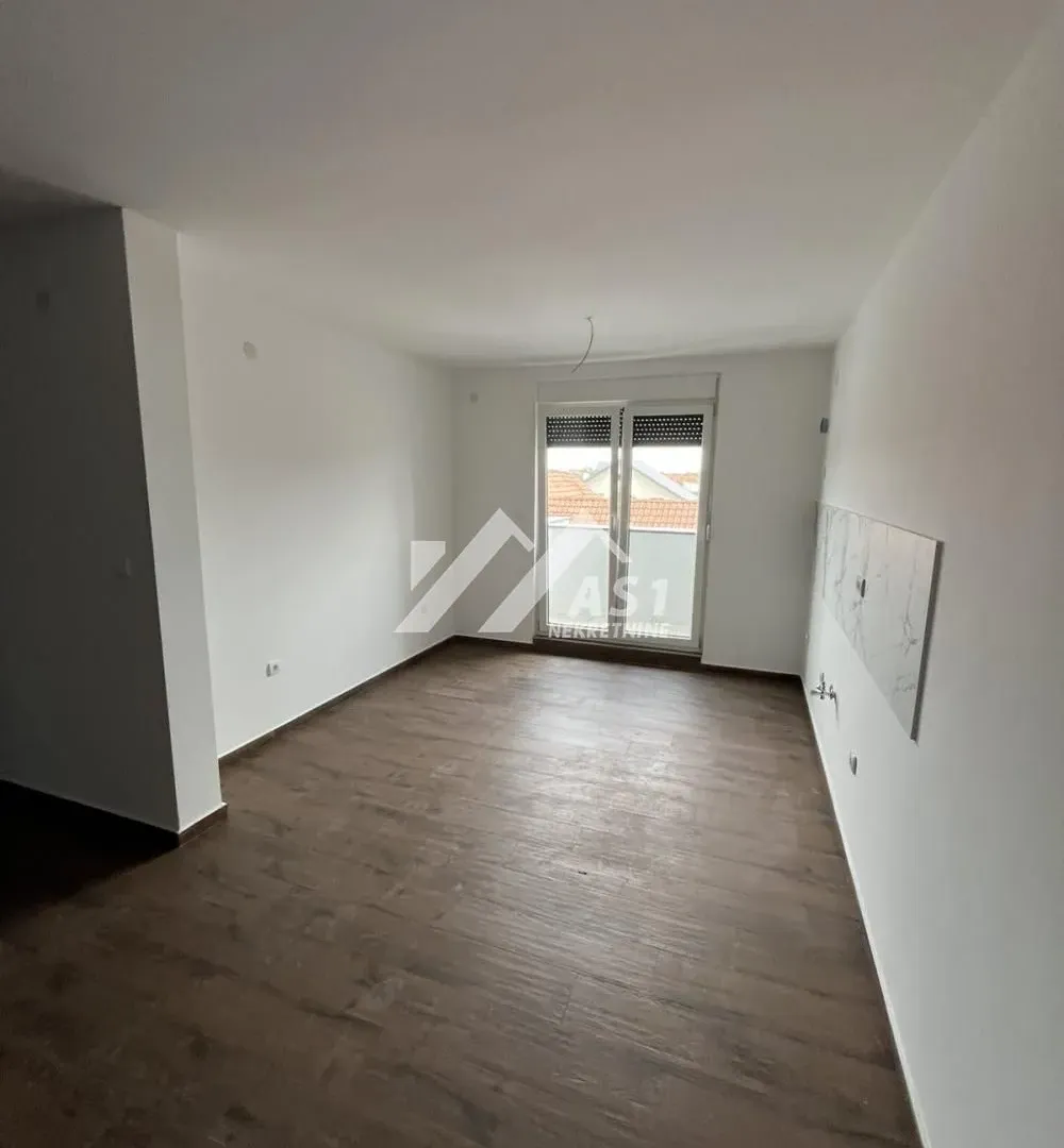 Izdavanje, poslovni prostor, 152m², Veternik, Novi Sad Sve Podlokacije