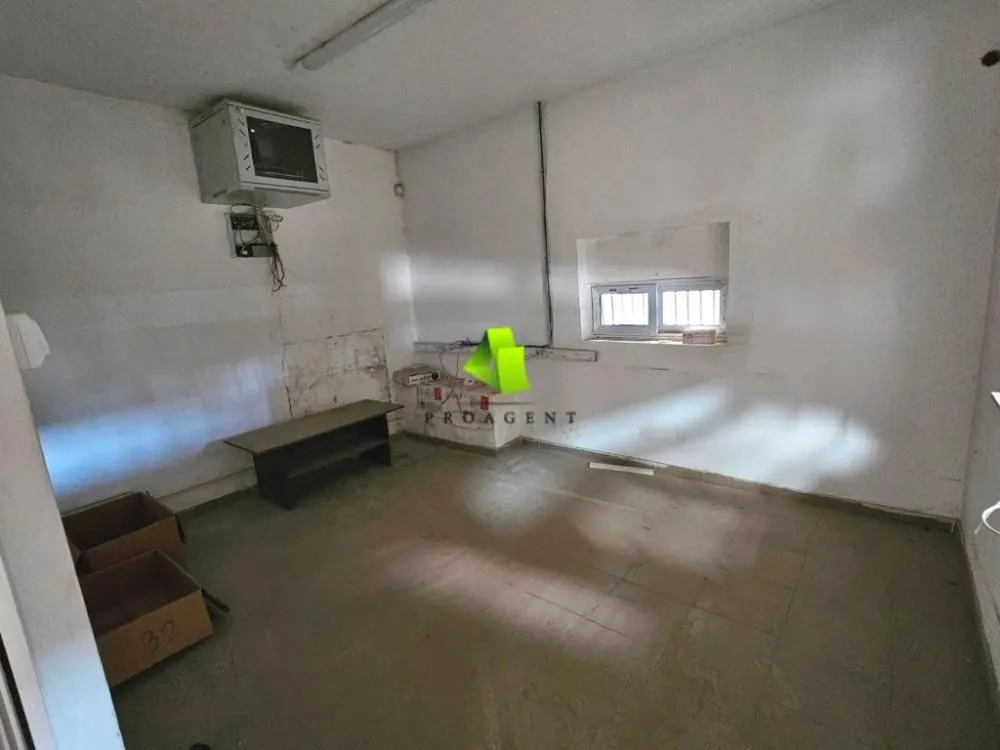 Rent, office space, 1500m², Medijana, Niš