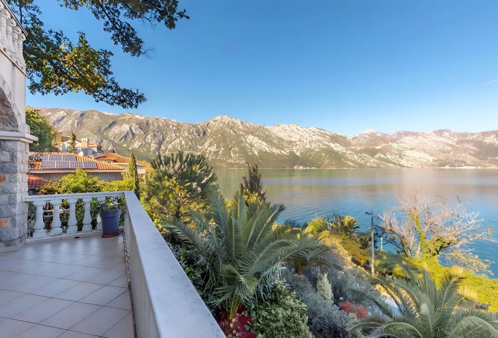 Prodaja, dvosoban stan, 84m², Kostanjica, Kotor