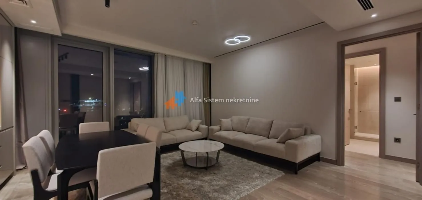 Izdavanje, trosoban stan, 90m², Savski Venac, Beograd