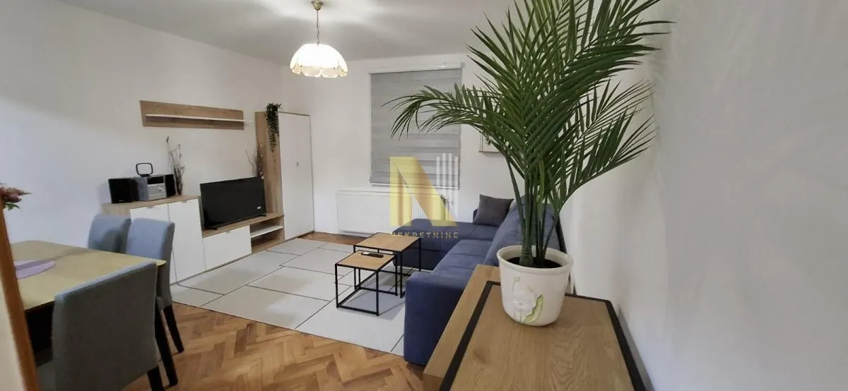 Izdavanje, jednosoban stan, 36m², Bulevar Oslobodjenja, Novi Sad Sve Podlokacije