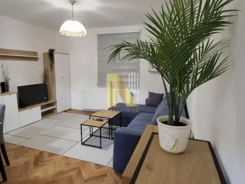 Izdavanje, jednosoban stan, 36m², Bulevar Oslobodjenja, Novi Sad Sve Podlokacije