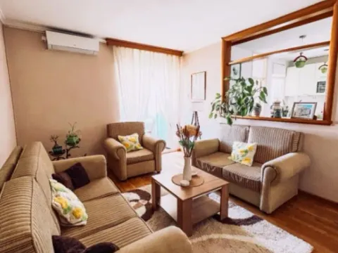 Izdavanje, jednosoban stan, 50m², Stari Aerodrom, Podgorica