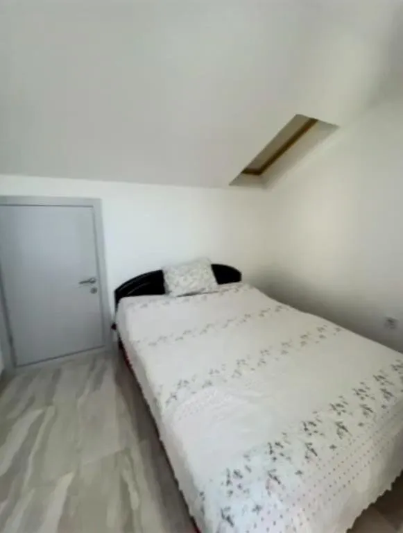 Izdavanje, dvosoban stan, 60m², Zabjelo, Podgorica