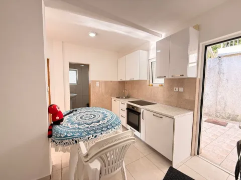 Prodaja, kuća, 207m², Pečurice, Bar - image 14