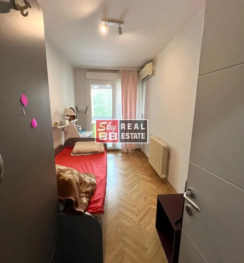Sale, four bedroom apartment, 76m², Vračar Sve Podlokacije, Beograd