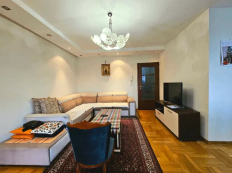 Prodaja, trosoban stan, 94m², Centar, Podgorica