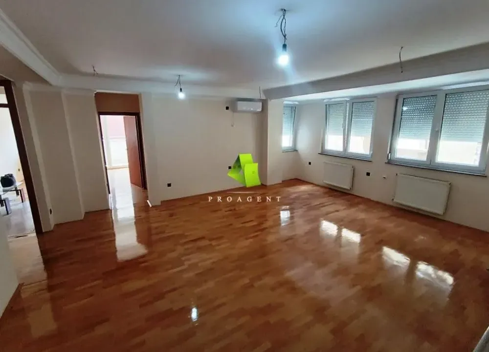 Prodaja, trosoban stan, 87m², Palilula, Niš