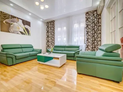 Rent, two bedroom apartment, 52m², Obilićev Venac, Beograd