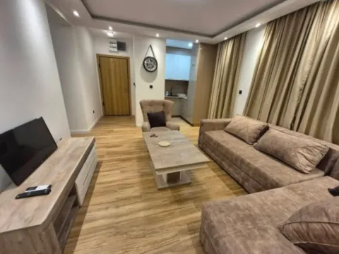 Izdavanje, jednosoban stan, 50m², Centar, Budva