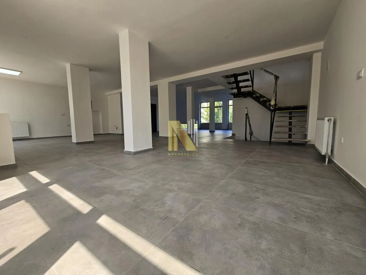 Rent, office space, 350m², Bulevar patrijarha Pavla, Novi Sad Sve Podlokacije