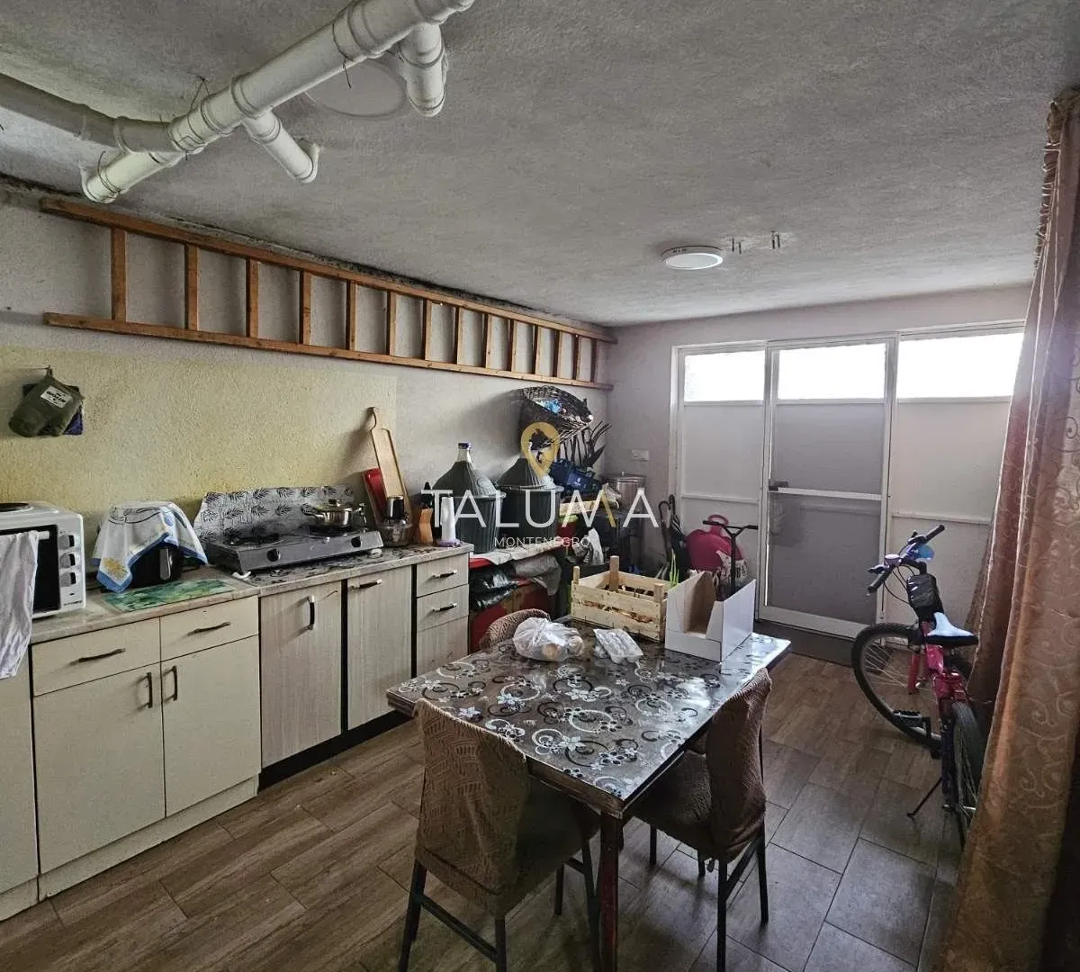 Sale, house, 160m², Zabjelo, Podgorica