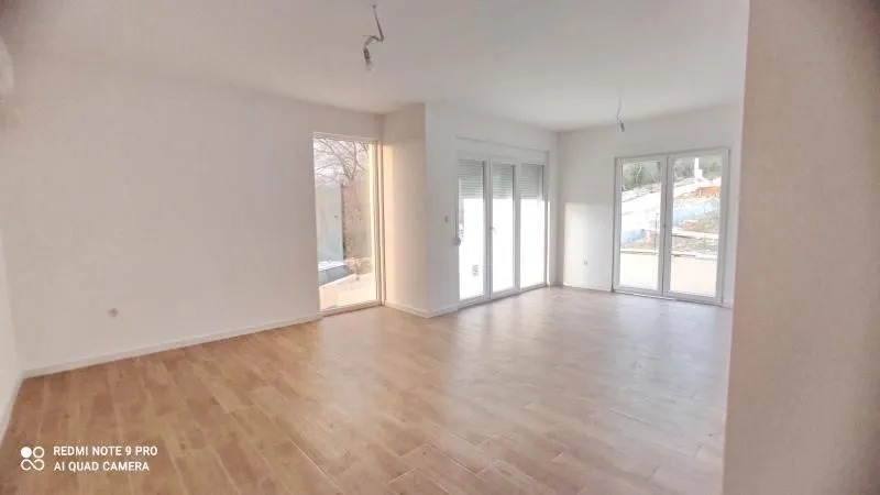Sale, house, 527m², Sutvara, Kotor