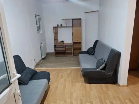 Rent, house, 35m², Zvezdara Sve Podlokacije, Beograd