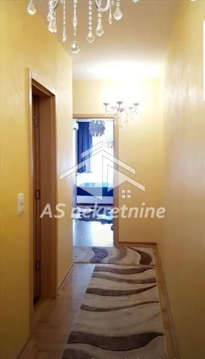 Izdavanje, četvorosoban stan, 96m², Vračar Sve Podlokacije, Beograd