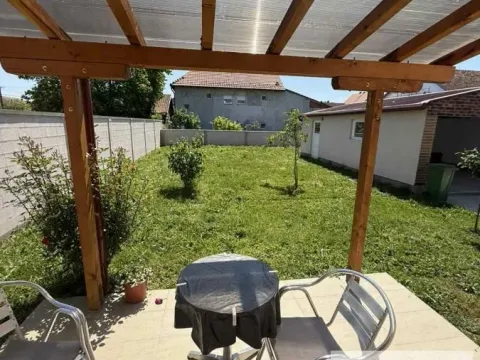 Prodaja, kuća, 90m², Centar, Stara Pazova - image 12