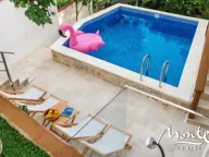 Prodaja,  ugostiteljski objekat, 450m2, Bečići, Budva