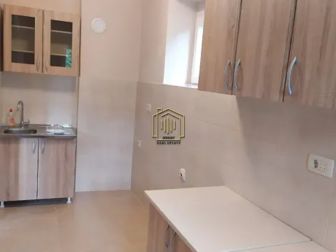 Izdavanje, dvosoban stan, 90m², Gorica C, Podgorica - image 4