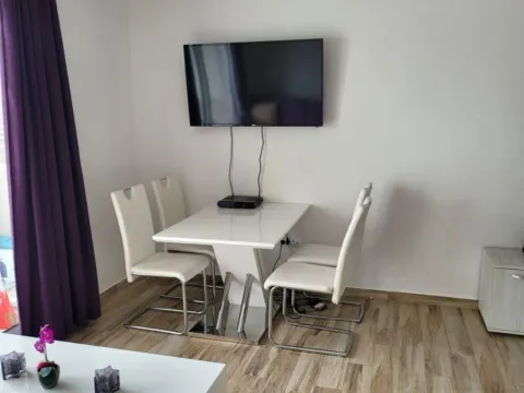 Sale, one bedroom apartment, 43m², Bečići, Budva - image 2