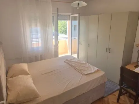 Izdavanje, dvosoban stan, 80m², Centar, Podgorica - image 4