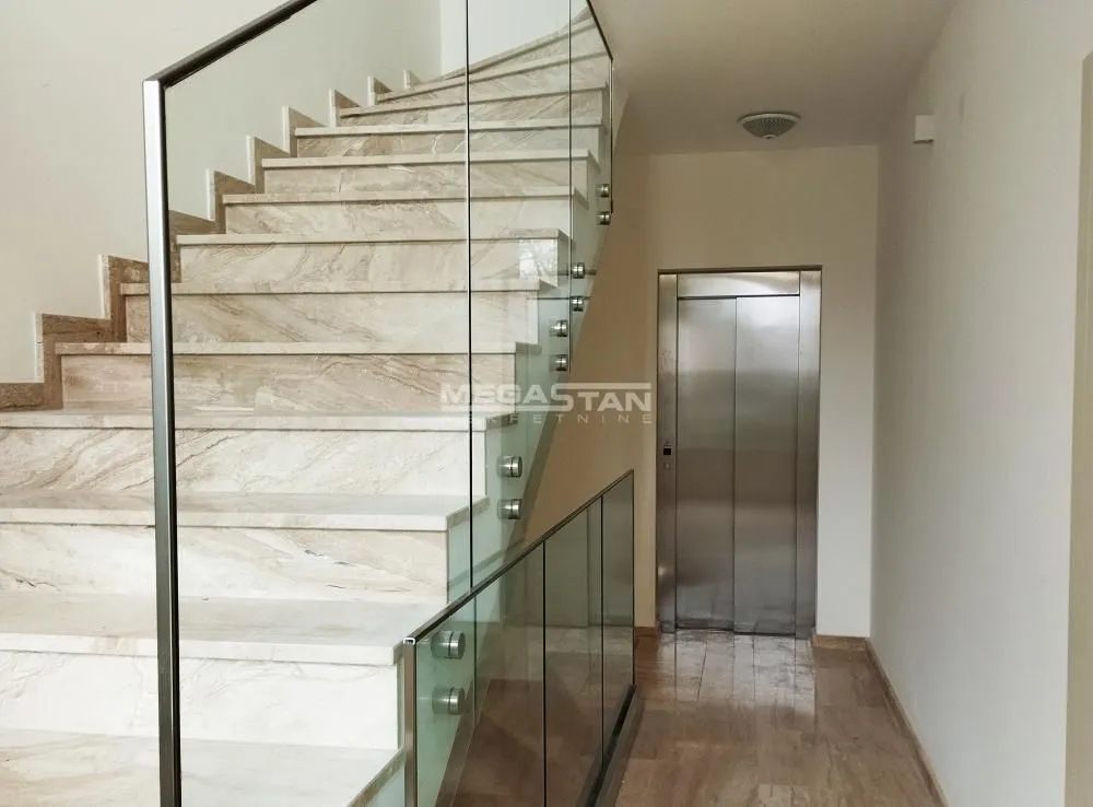 Rent, office space, 385m², Savski Venac, Beograd