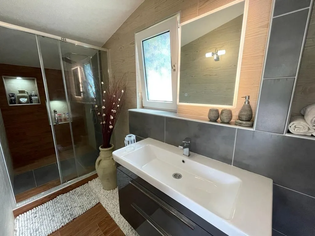 Prodaja, kuća, 300m², Bar, Crna Gora