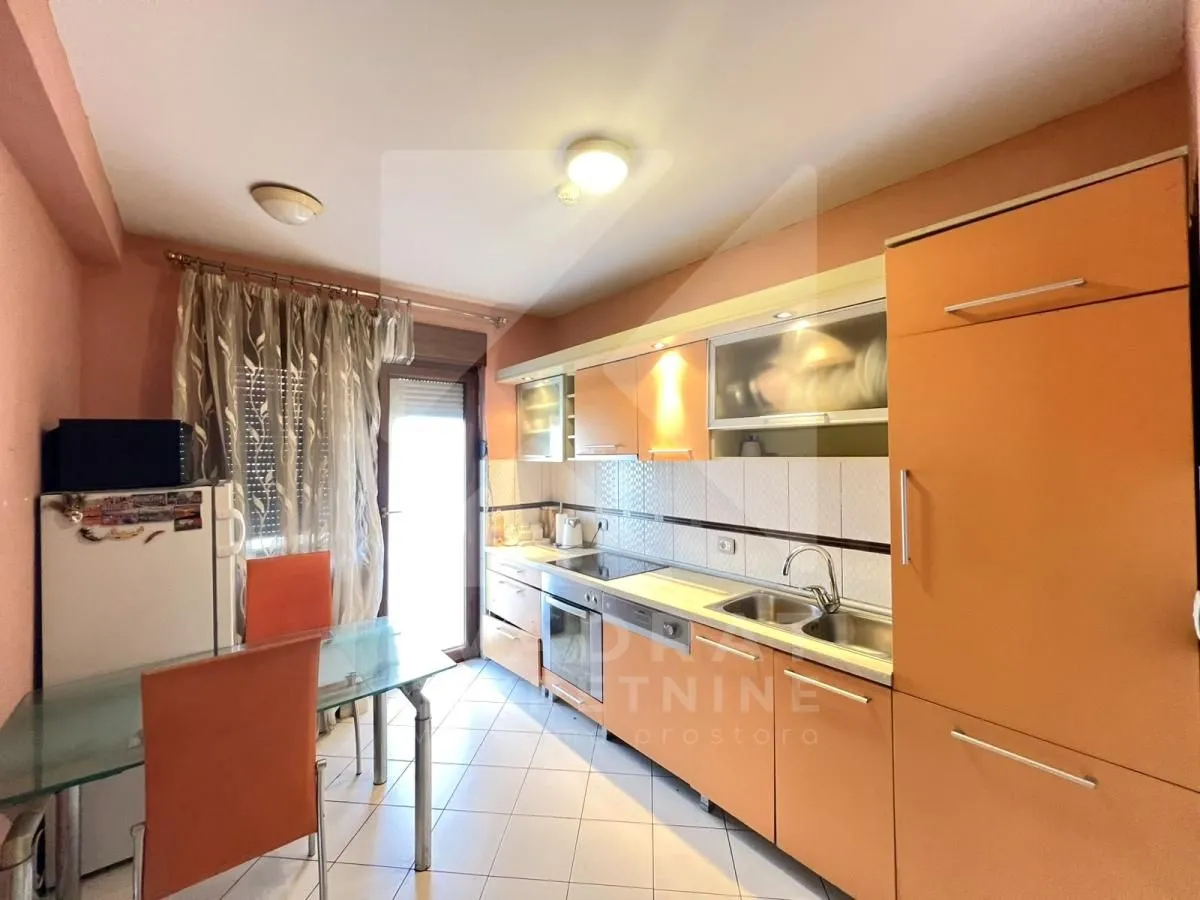 Prodaja, petosoban stan, 193m², Preko Morače, Podgorica