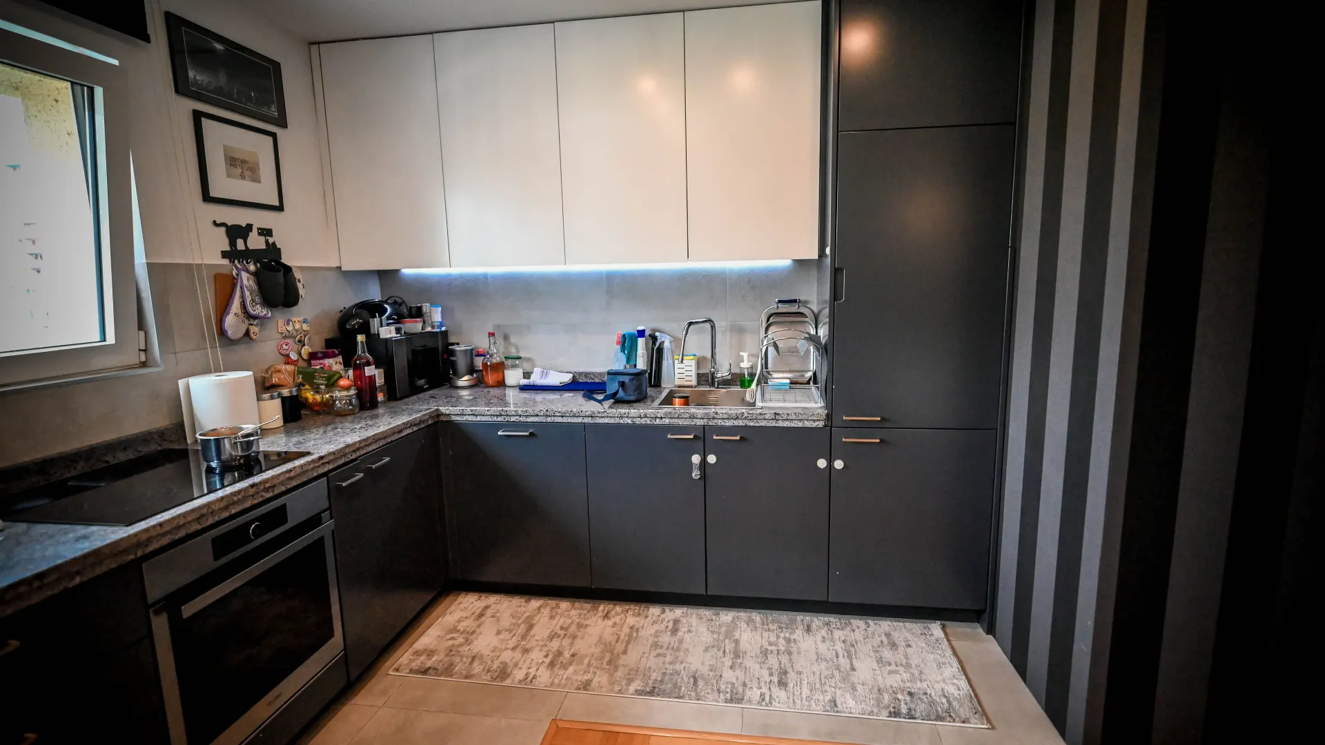 Izdavanje, trosoban stan, 100m², Centar, Podgorica