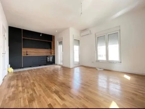 Izdavanje, dvosoban stan, 68m², Zabjelo, Podgorica