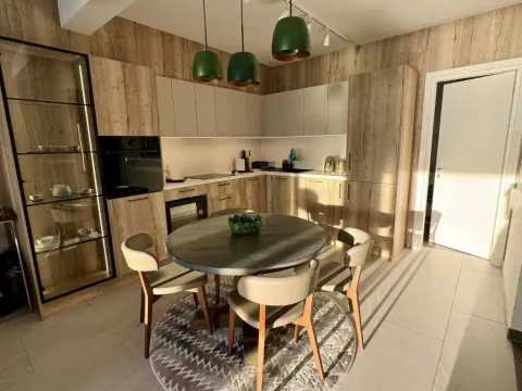 Rent, two bedroom apartment, 91m², Opatovo, Tivat - image 10