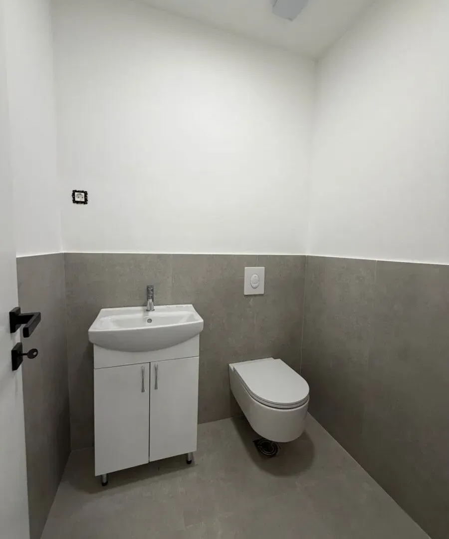 Rent, office space, 95m², City Kvart, Podgorica