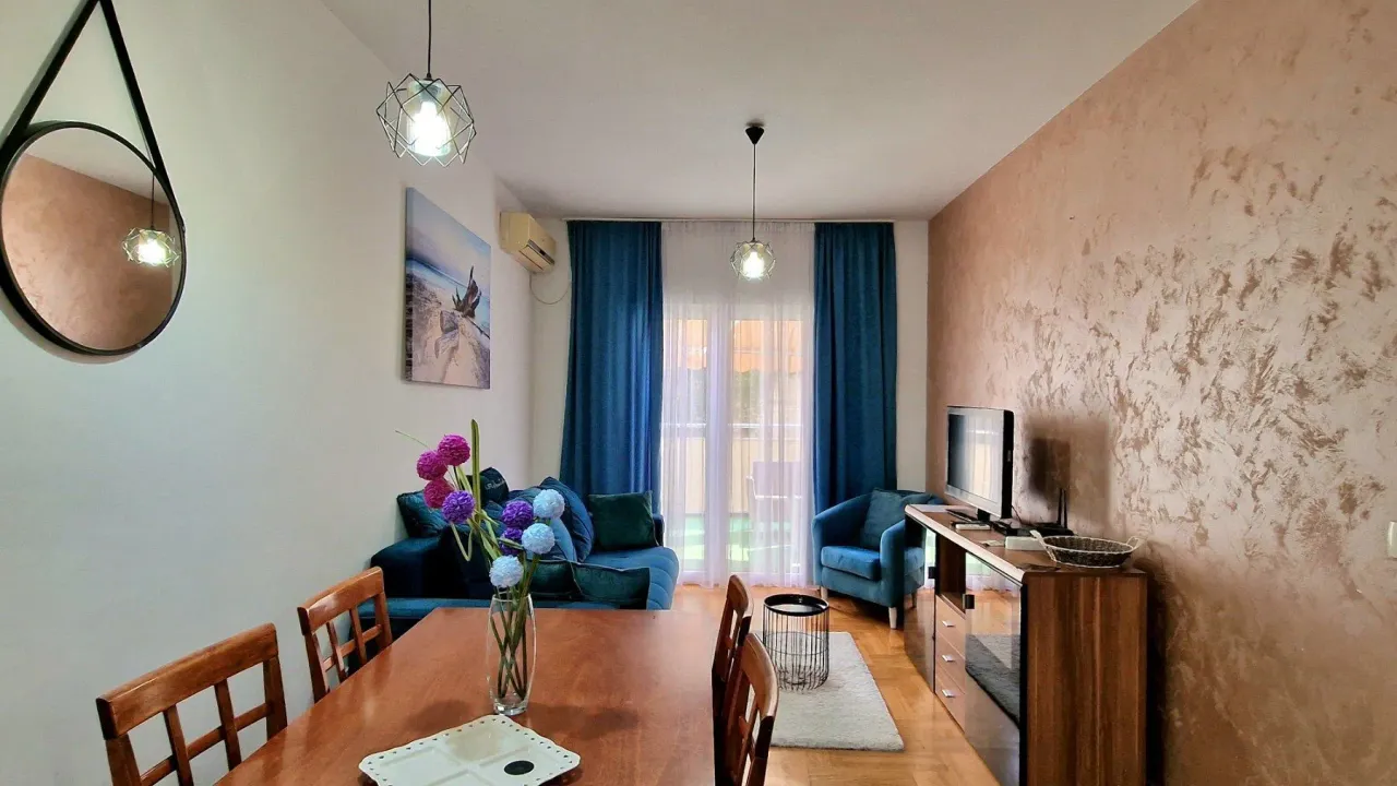 Izdavanje, jednosoban stan, 60m², Budva, Crna Gora