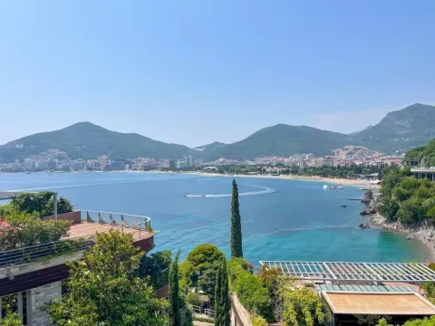 Pogled na more i planine sa terase. - image 15