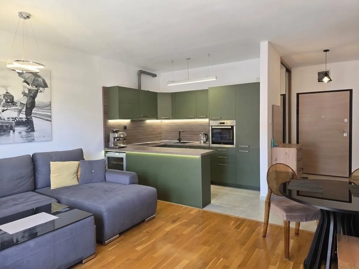 Prodaja, dvosoban stan, 73m², Bečići, Budva