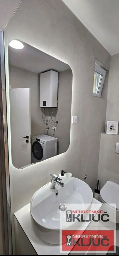 Izdavanje, jednosoban stan, 38m², Centar, Novi Sad